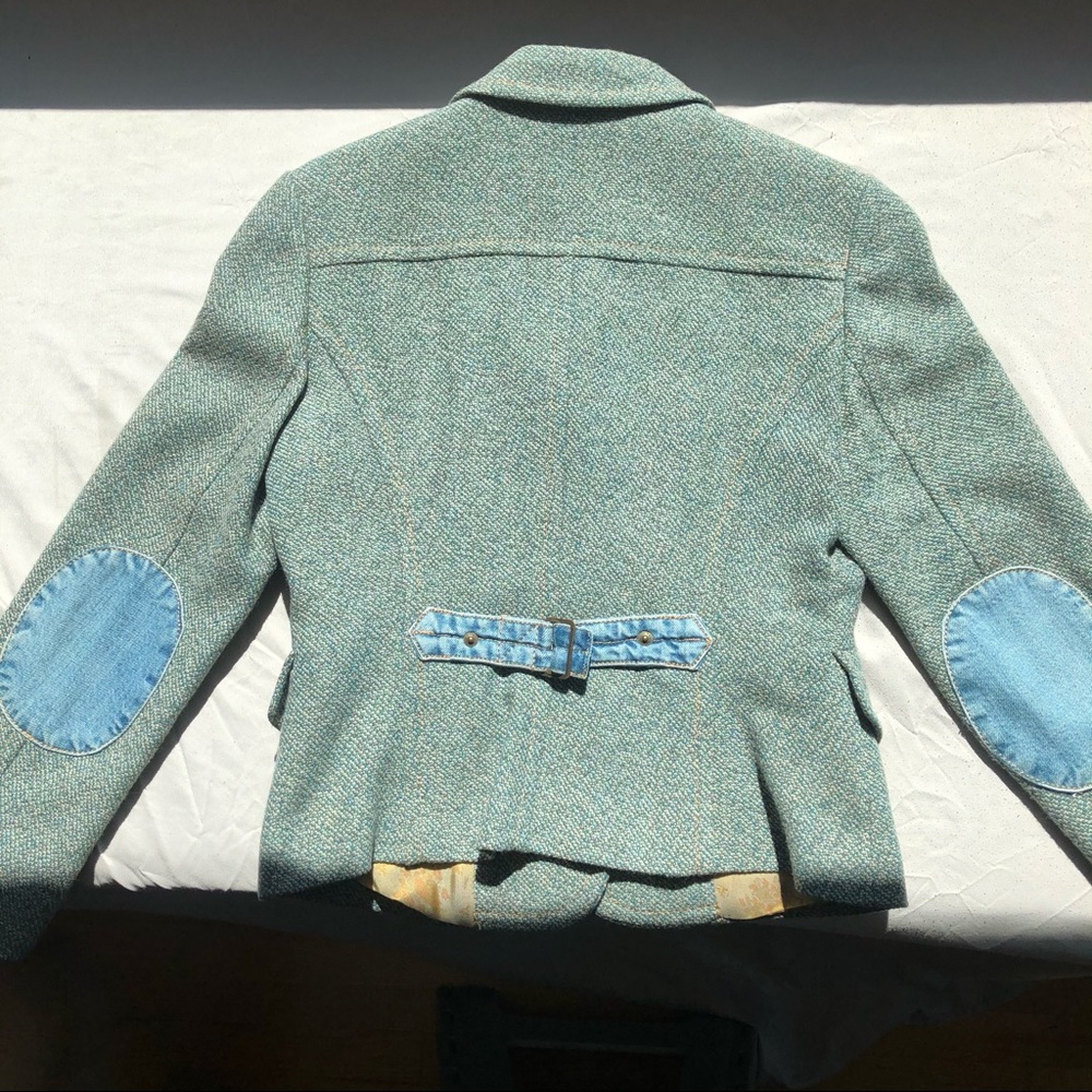 Blazer - Picture 2 of 7